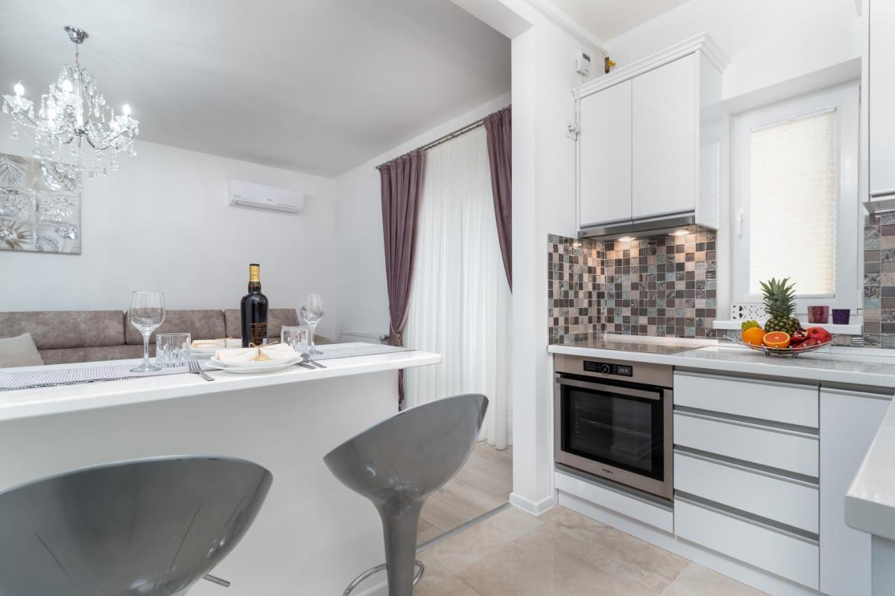 Premier Apartment Luceafarul ออราแด ภายนอก รูปภาพ